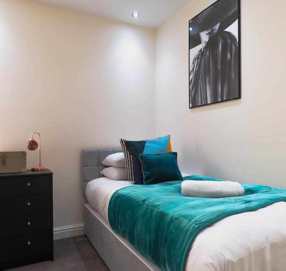 Tudors Esuites Four Bedroom House Μπέρμιγχαμ Εξωτερικό φωτογραφία
