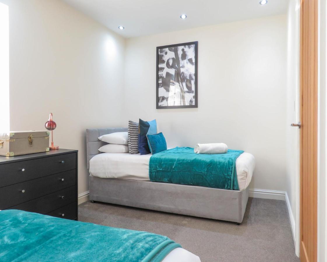 Tudors Esuites Four Bedroom House Μπέρμιγχαμ Εξωτερικό φωτογραφία