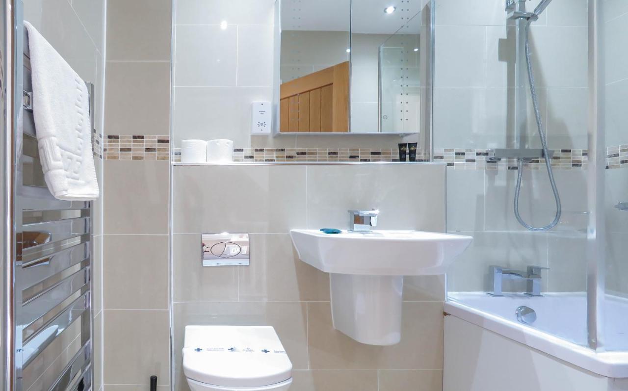 Tudors Esuites Four Bedroom House Μπέρμιγχαμ Εξωτερικό φωτογραφία