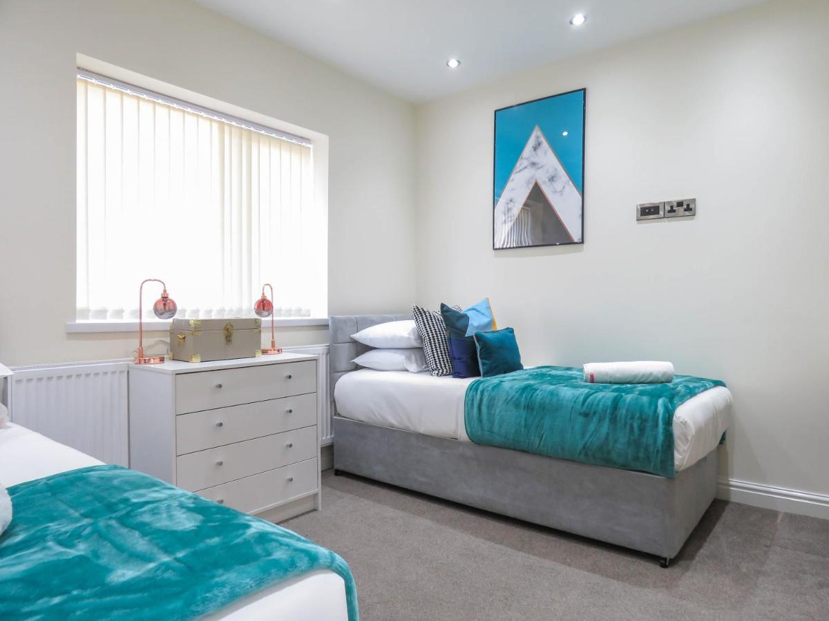 Tudors Esuites Four Bedroom House Μπέρμιγχαμ Εξωτερικό φωτογραφία