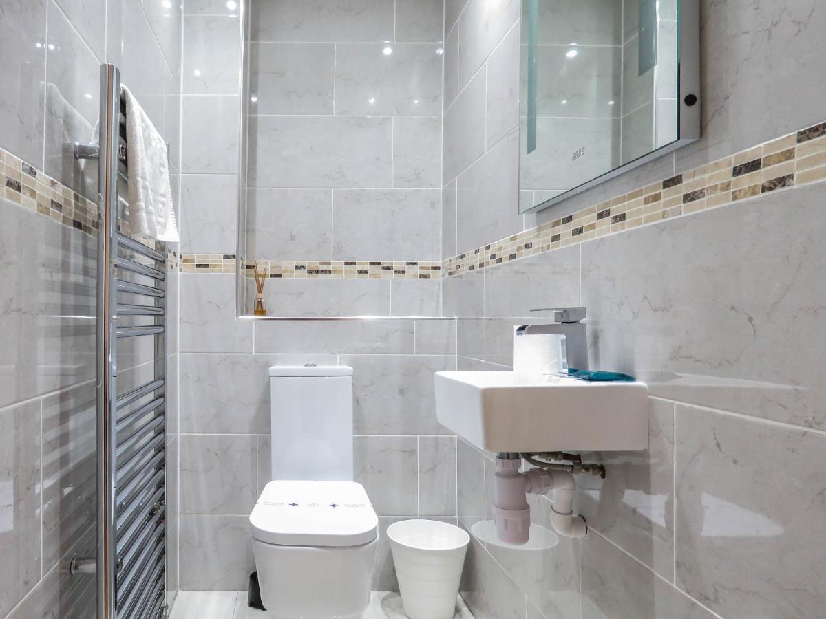 Tudors Esuites Four Bedroom House Μπέρμιγχαμ Εξωτερικό φωτογραφία