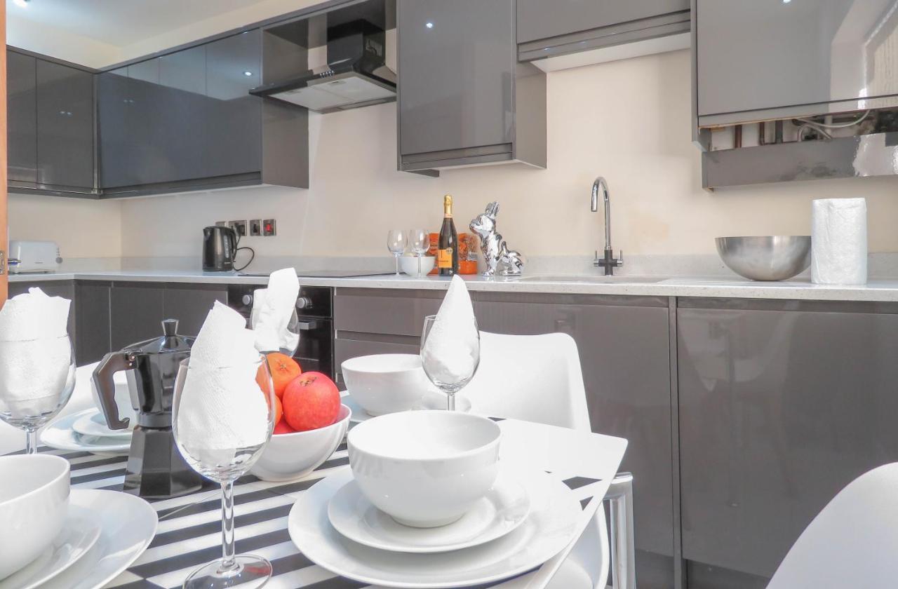 Tudors Esuites Four Bedroom House Μπέρμιγχαμ Εξωτερικό φωτογραφία