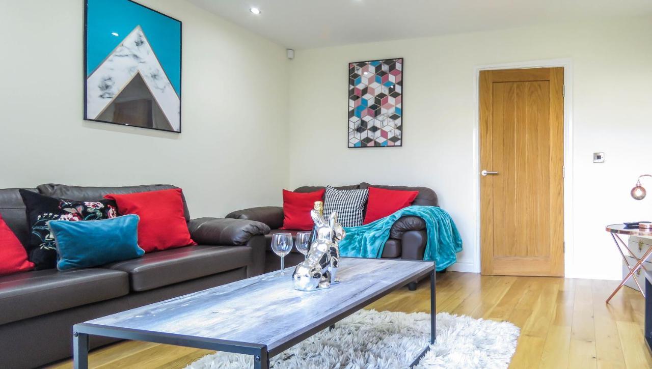 Tudors Esuites Four Bedroom House Μπέρμιγχαμ Εξωτερικό φωτογραφία