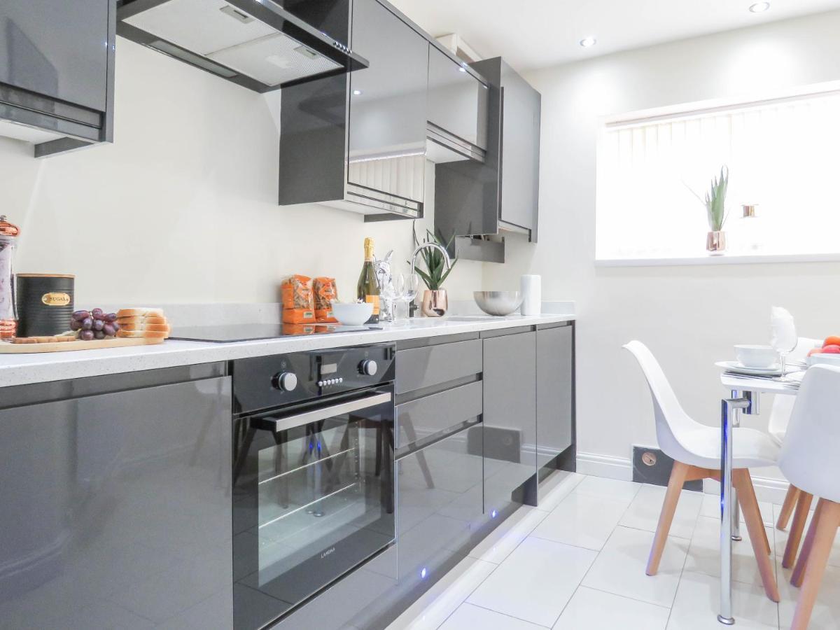 Tudors Esuites Four Bedroom House Μπέρμιγχαμ Εξωτερικό φωτογραφία